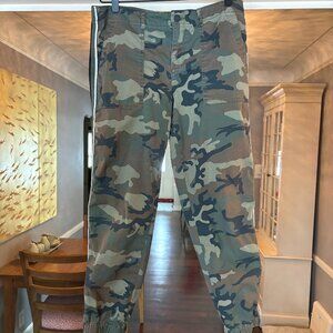 Preowned Sanctuary Standard Surplus Camo Camo Ankle Joggers. Size 28